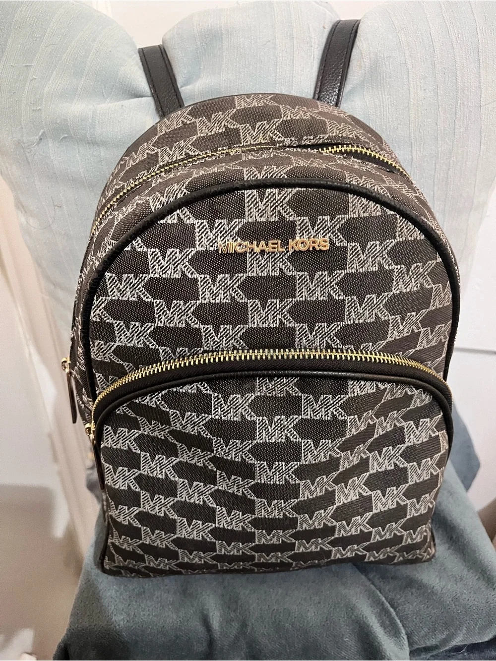 Marc Jacobs signature mj